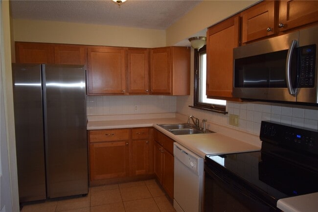 Building Photo - 3626 Blecha Rd