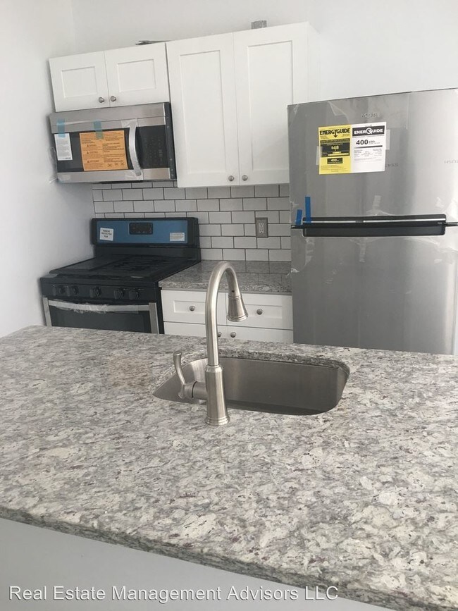 Building Photo - 2 br, 1 bath House - 15 E Rittenhouse Street