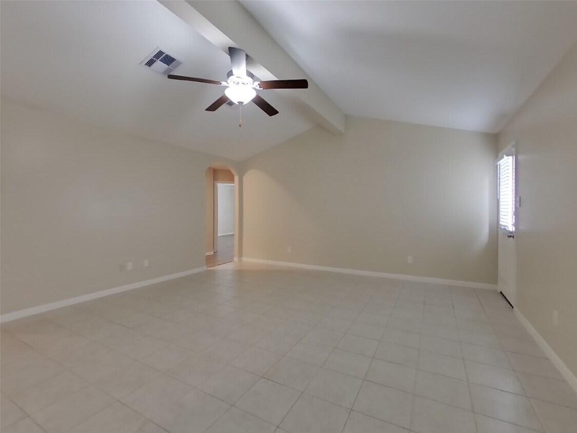 Foto principal - 805 Painted Bison Dr