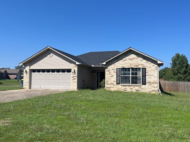 Building Photo - Nice Cabot 3 bedroom 2 bathroom house for ...