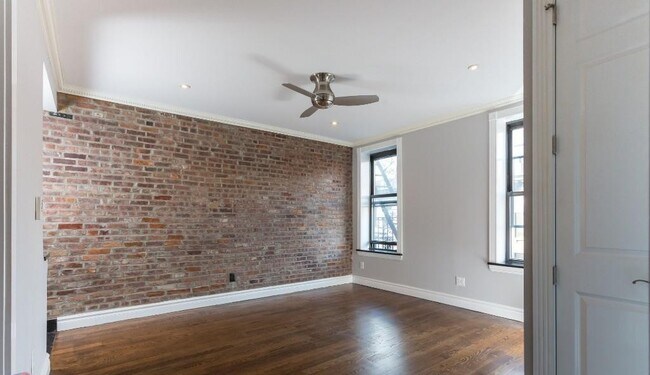 Building Photo - 340 E 18th St