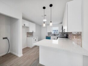 Building Photo - 1609 Elmview Dr