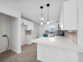 Building Photo - 1609 Elmview Dr