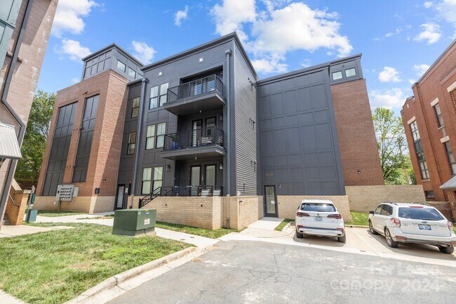 Building Photo - 3000 South Blvd