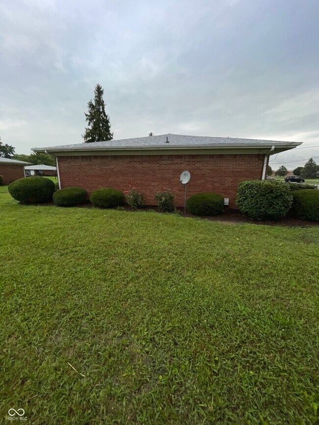 Foto del edificio - 943 W McKay Rd