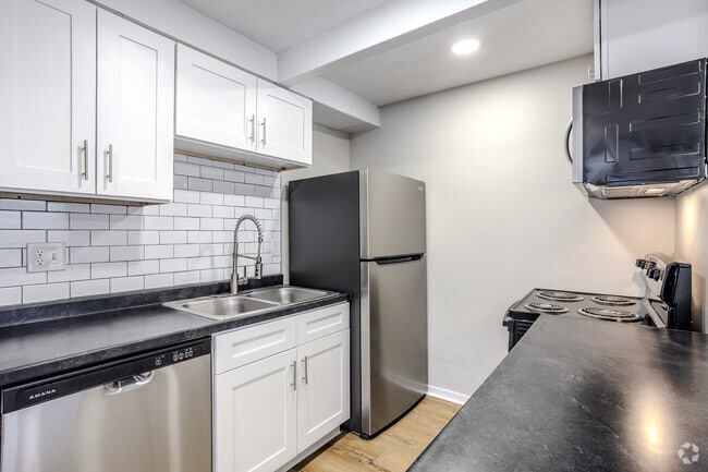 2BR, 1.5BA - 900SF - Reynoldsburg Pointe Townhomes