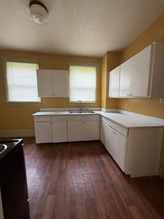 Building Photo - Single Family Home