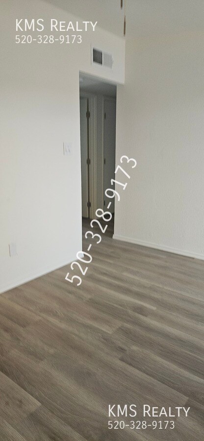 Foto del edificio - 250 N Melwood Ave