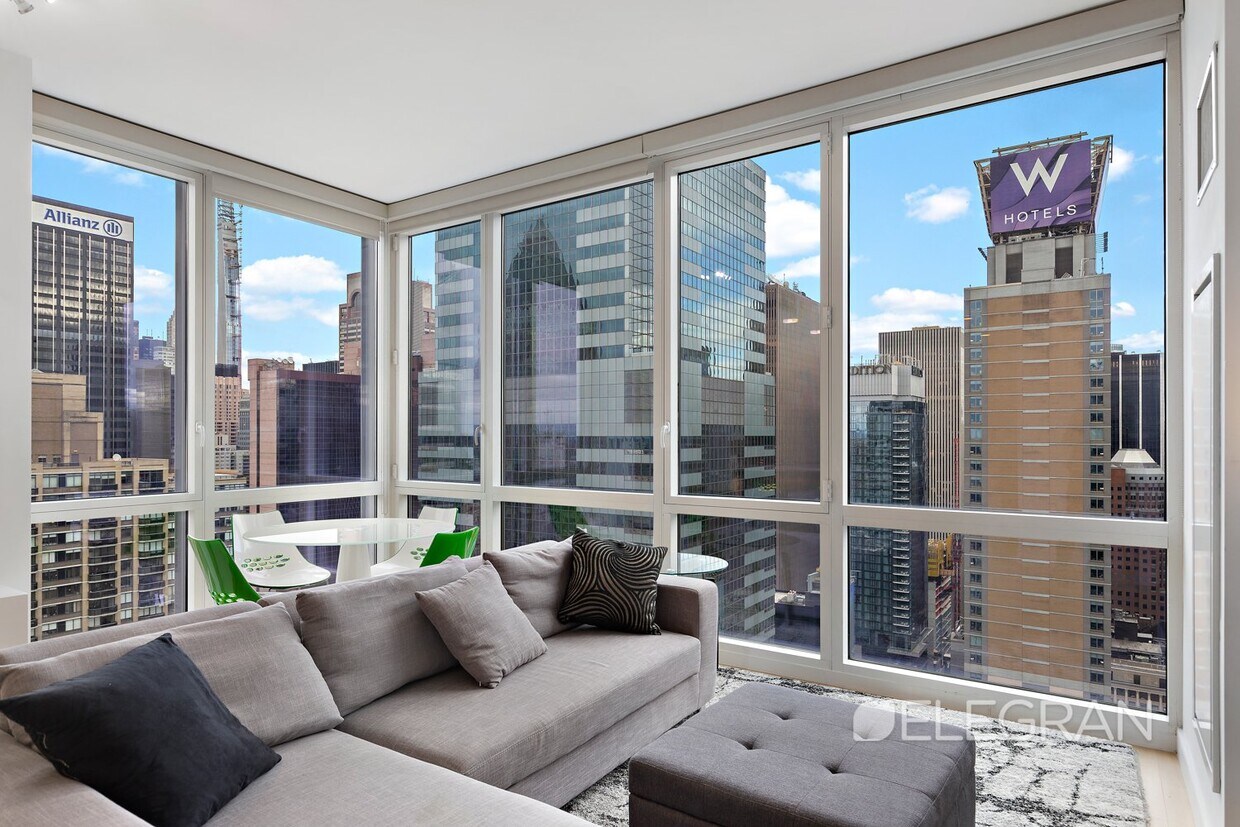 Foto principal - 247 W 46th St