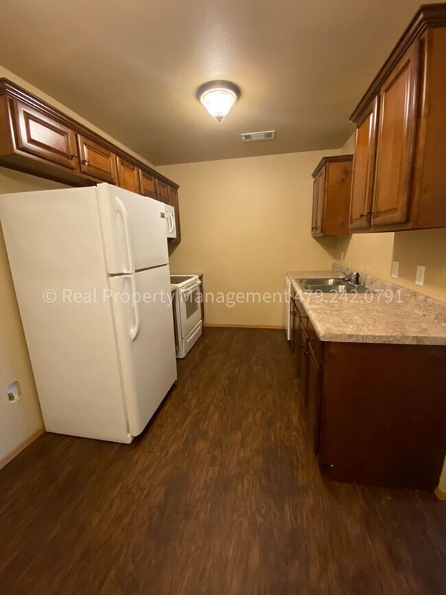 Building Photo - GREENWOOD DUPLEX coming this September! 3 ...