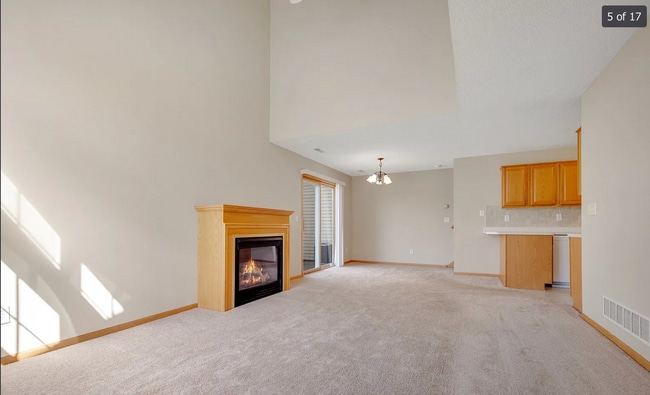 Building Photo - 601 Meadow Ln