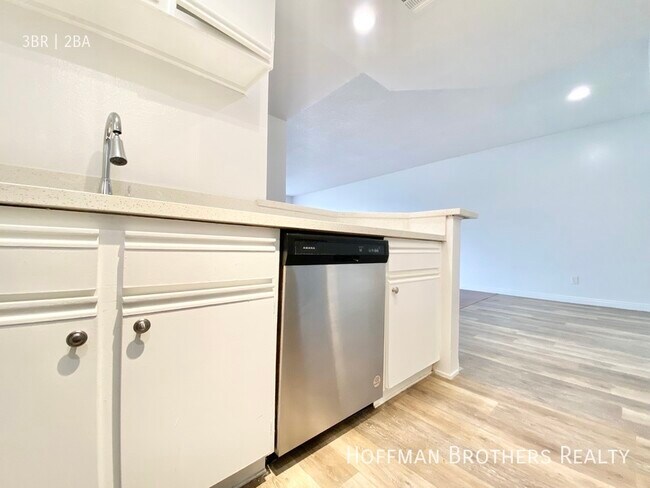 Building Photo - 4320 S Centinela Ave Los Angeles, CA 90066