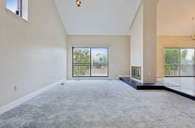 Photo - 5 Millay Ct Townhome