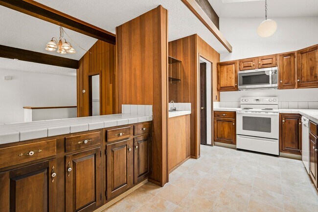 Building Photo - Incline Village: Condo - 3 Bedrooms, 2.5 B...