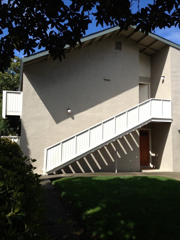 Primary Photo - 2424 Pleasant Hill Rd