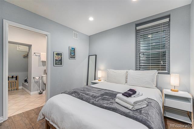Foto del edificio - 1156 Logan St