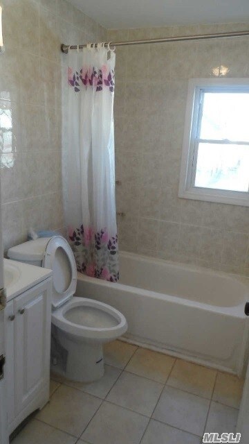 Foto del edificio - 237-19-237-93 93rd Rd