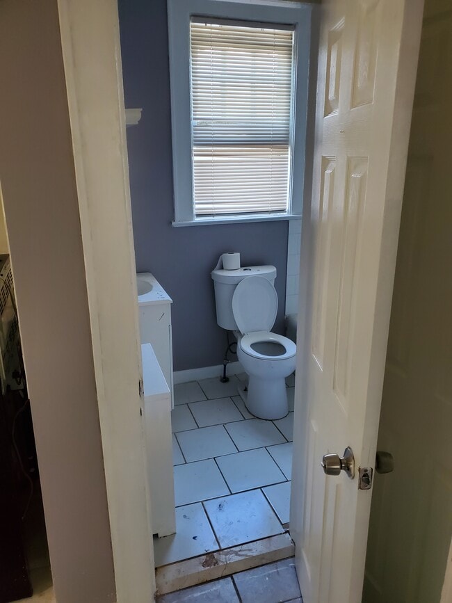 Bathroom - 36 Chelsea Ave