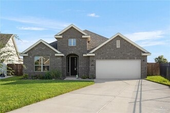 Building Photo - 21 Escondido Pass