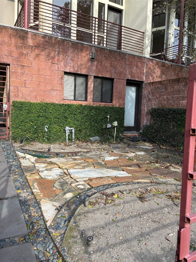 Foto del edificio - 6320 Haskell St