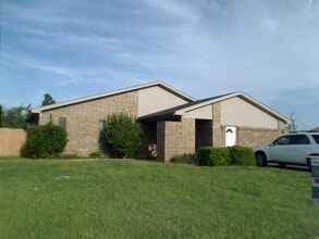 Building Photo - 3666 Auburn Dr
