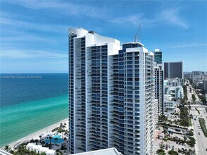 Building Photo - 3101 S Ocean Dr