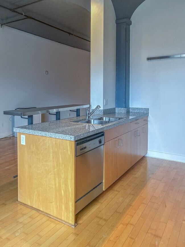 Foto del edificio - North Block Studio Available Now !!