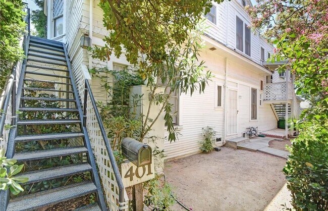 Foto del edificio - 102 Parkwood Drive, Unit 401 Glenwood