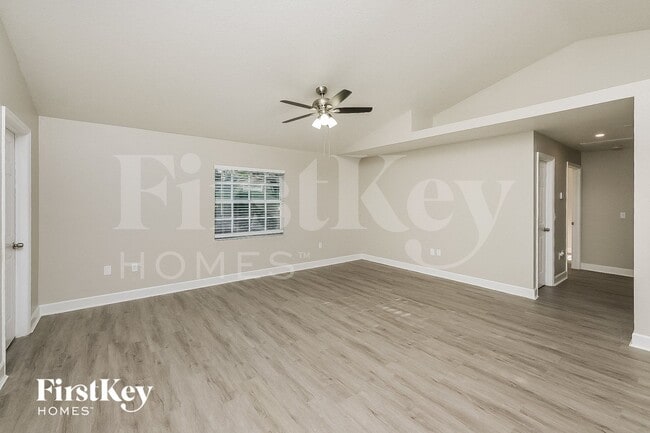 Building Photo - 5322 Plum Ave