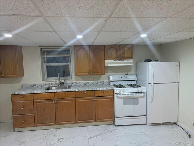 Building Photo - 311 Litchfield Ave