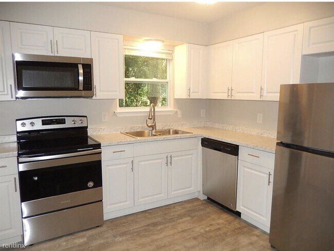 Building Photo - 2 br, 1 bath Duplex - 1901 Crosby Court B