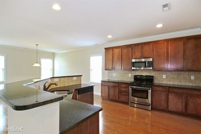 Building Photo - 4 br, 2.5 bath House - 391 Adams Point Drive