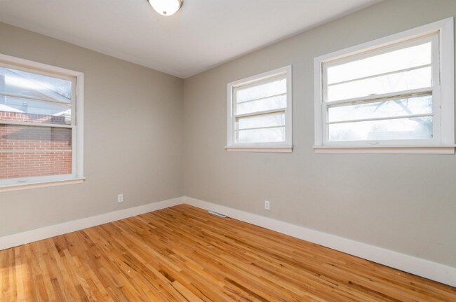 Foto del edificio - 7720 E Clay St