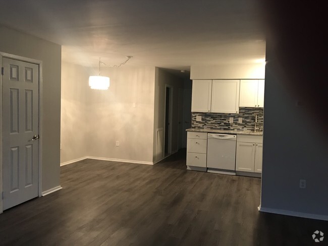 Building Photo - 4614 Silverwood St
