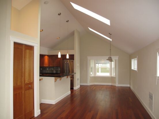 Foto del edificio - Gorgeous 3 bed/3.5 bath Queen Anne Townhouse!