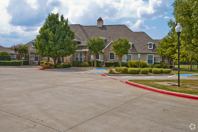 Building Photo - Bachon Townhomes