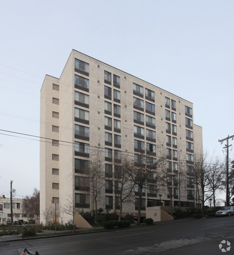 Foto del edificio - Alaska House Apartments