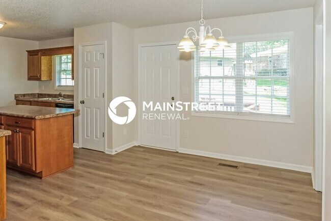 Building Photo - 4 Bedroom Pet-Friendly Home in ATHENS, AL with Main Street Renewal