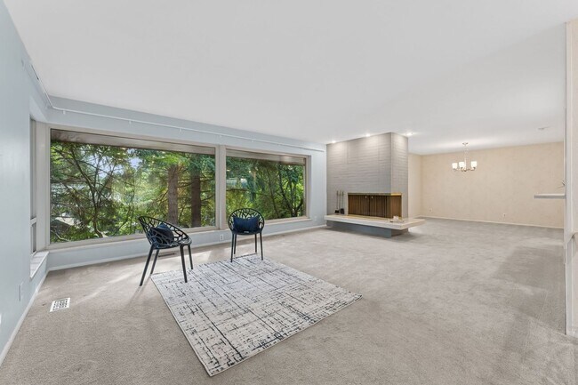 Photo - Mid-Century Gregory Heights 4 bedroom 2.25... House