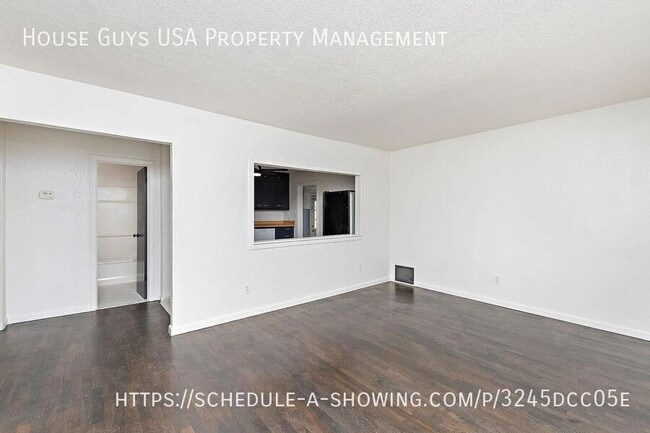 Foto del edificio - 5400 NE 49th St
