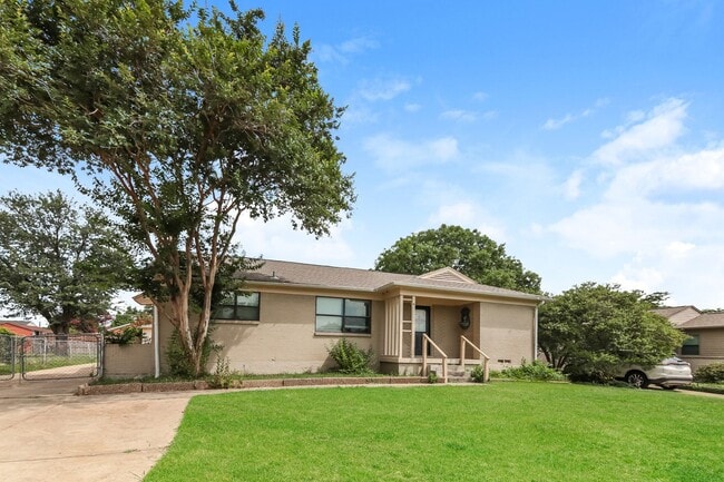 Photo - 3 BR/2BA | Updated Single Family Home |  Large backyard