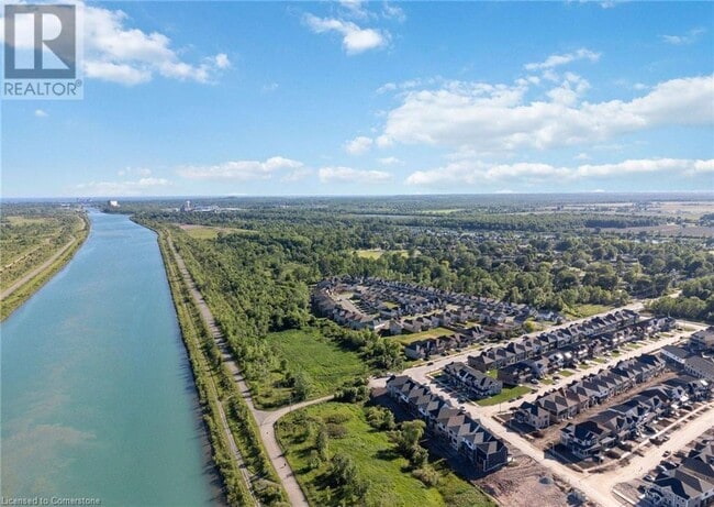 Building Photo - 66 Aviron Cres