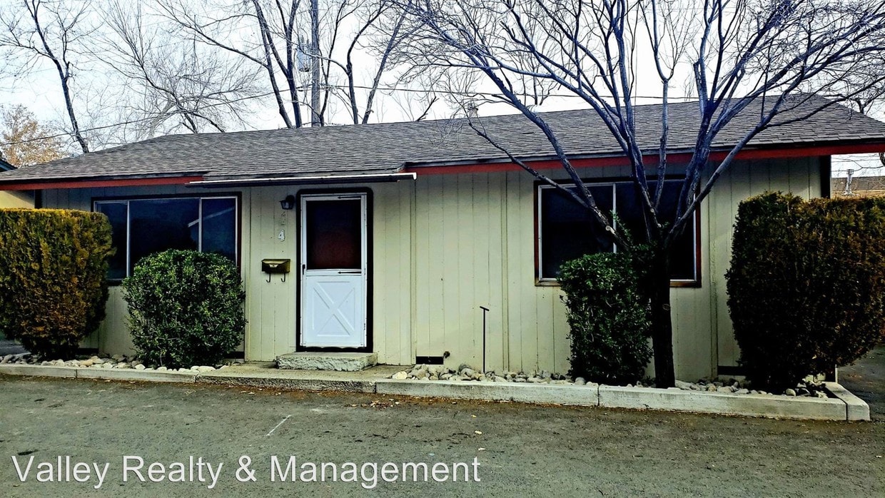 Primary Photo - 1600 E Long St