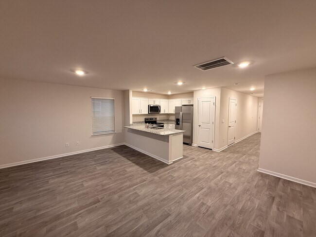 Building Photo - 3200 Tatlock Wy