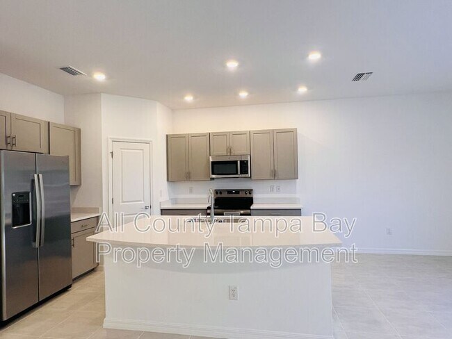 Building Photo - 2187 Hallier Cv