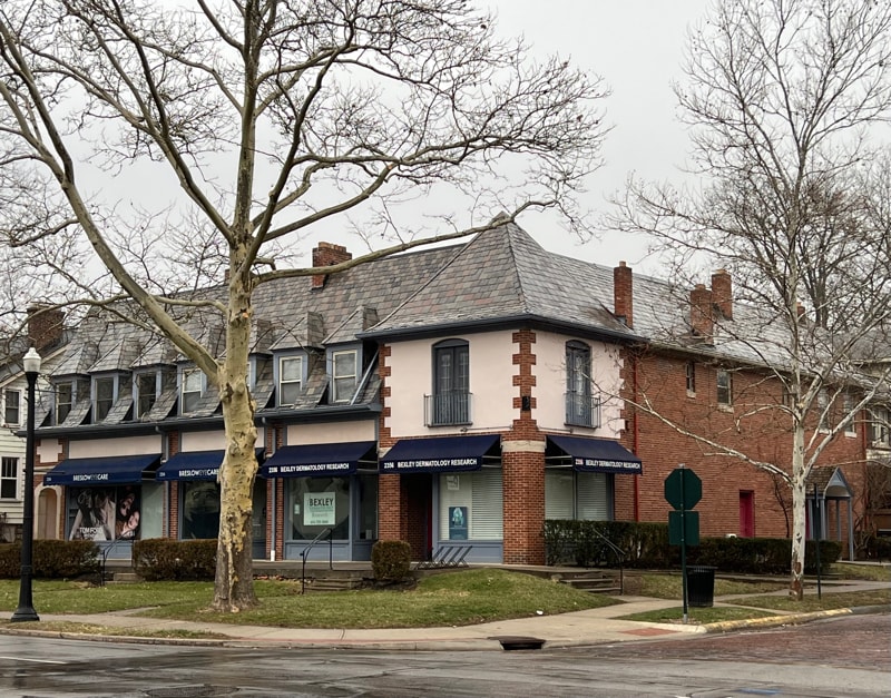 Primary Photo - 1/2 E Main St