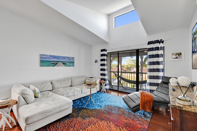 Building Photo - 1008 Green Pine Blvd