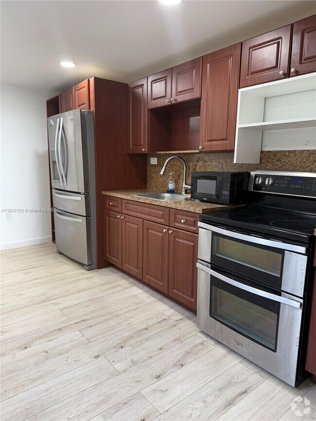 Building Photo - 8101 SW 94th Ct