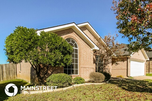 Building Photo - 2520 Castle Pines Dr