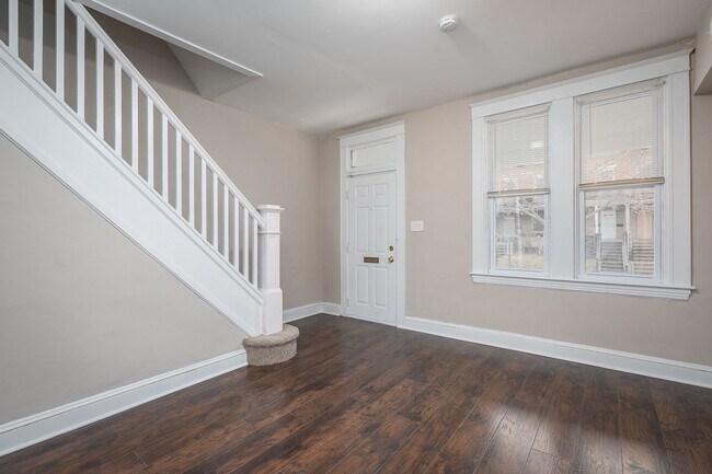 Foto del edificio - Newly Renovated 3 Bedroom in Charming Balt...